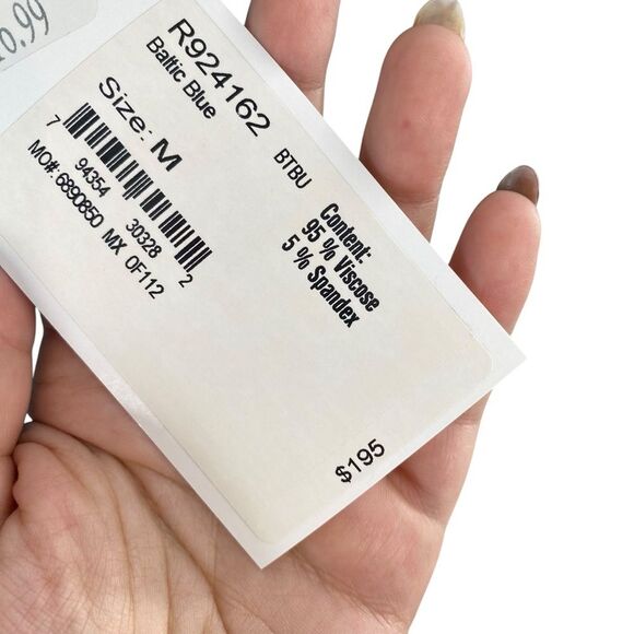 St. John Women’s M Sleeveless Top‎ Solid Teal Baltic Blue Tee Simple Basic New - Picture 3 of 7